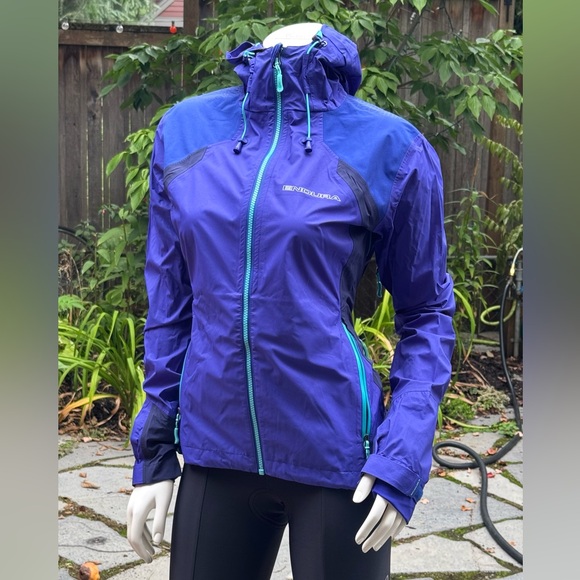 Women's Endura MT500 Waterproof Jacket. Purple. Small. New without tags. - Picture 1 of 4